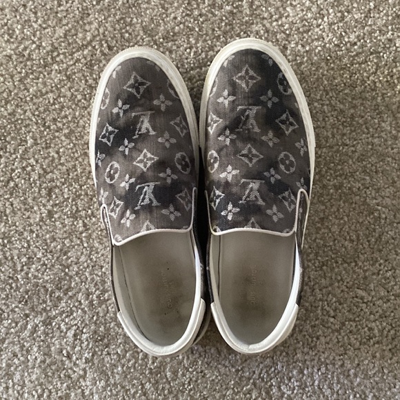 Worn about 30 times, still great condition/ size 42 European, 9 American - Picture 3 of 4